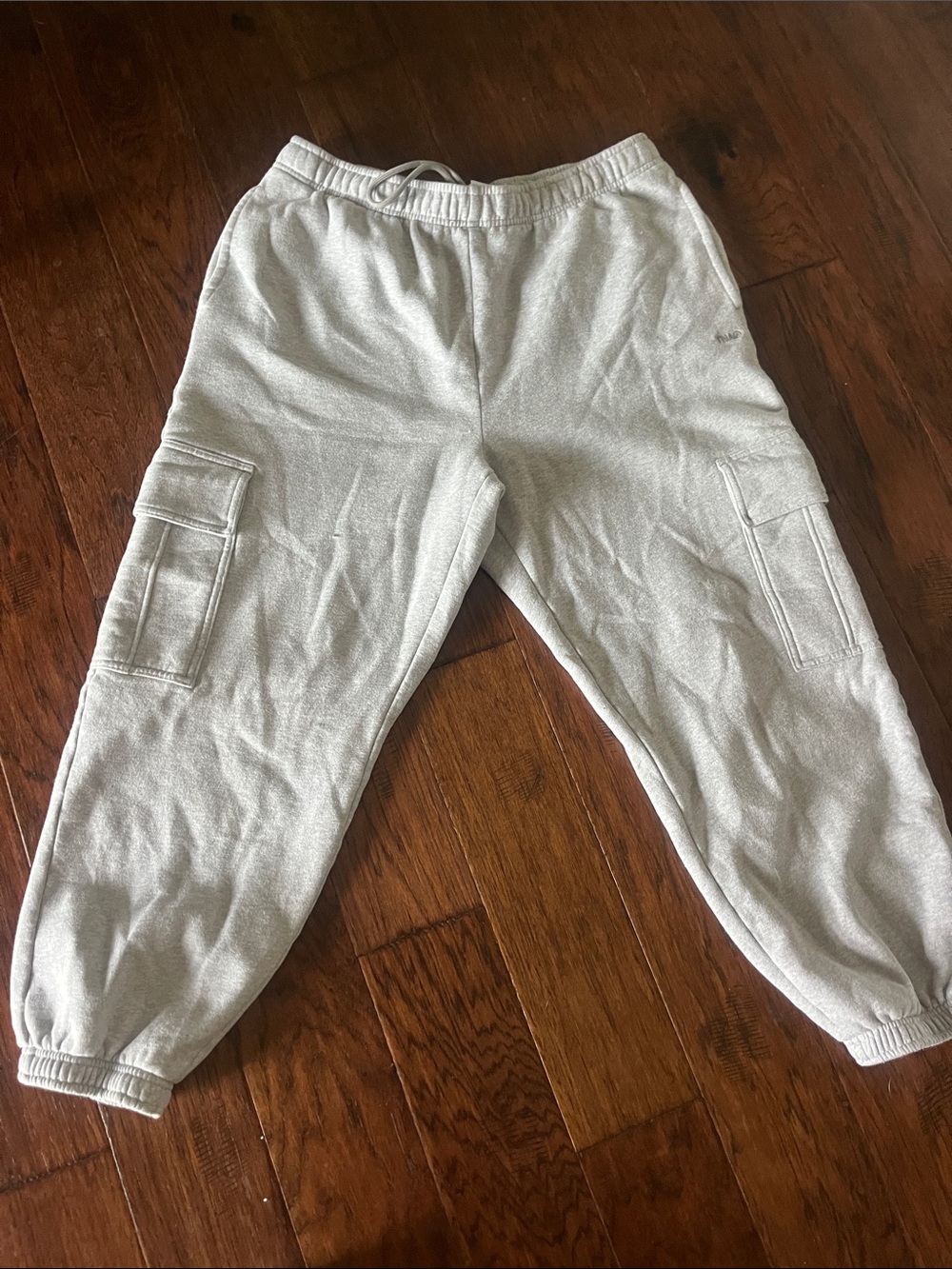 Aritzia TNA Light Gray Cargo Sweatpants - Casual Comfort Size XL.